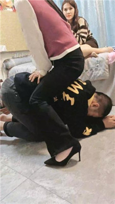 图片[12]-木子大大】3S美容院调奴-骑脖/舔脏鞋臭脚/踢踹三视角版】-HD绳艺资源网