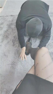 【云儿公主】黑丝高跟恋足舔/脚插嘴_绳艺库视频下载