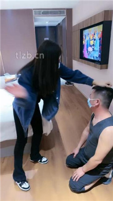 【沐夏夜】女神S超艺术踢踹虐打前任_绳艺库视频下载