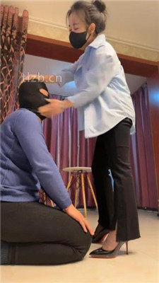 图片[3]-辣姐】高跟踩狗头/耳光狂抽/狗脸嘴吐奶/赏赐圣水-HD绳艺资源网