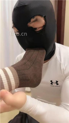 图片[17]-欣然莫】雪地靴玩虐/耳光/喂食/口水/人体烟灰缸-HD绳艺资源网