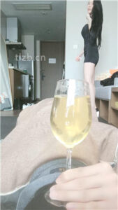 【苏州KK】臭脚丫捂脸/赏赐新鲜圣水_绳艺库视频下载