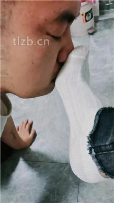 图片[2]-美娜S】高跟小白鞋踩踏/舔口水/踩乳/骑狗背双视角版】