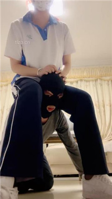 【雯雯】女同学暴揍告状同学_绳艺库视频下载