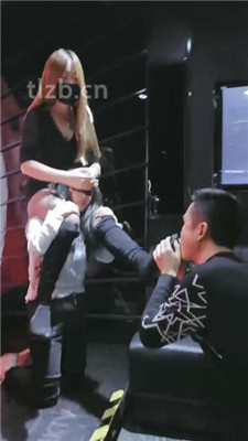 图片[11]-昭玥】公开处刑-和闺蜜KTV玩弄小三母狗上】