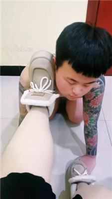 【千面】重度sp/闻雪地靴/赏赐圣水/跪舔裸足【完整版】_绳艺库视频下载