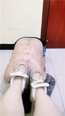 图片[2]-千面】重度sp/闻雪地靴/赏赐圣水/跪舔裸足完整版】