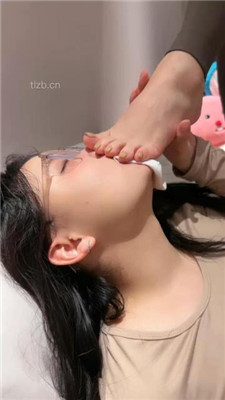 图片[10]-橙宝】双母畜-舔脚发骚/转胯/白袜脚插嘴/提档