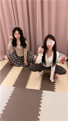 图片[17]-橙宝】双母畜-舔脚发骚/转胯/白袜脚插嘴/提档