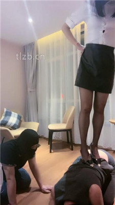 图片[6]-沐夏夜】双奴-高跟美腿踩/骑狗脖/踢踹/品尝原味脚