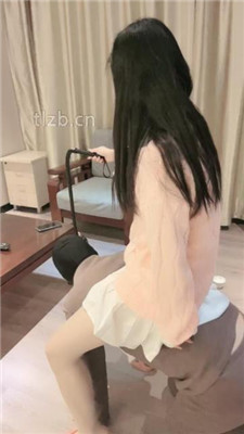 图片[15]-清禾】脚底踩踏喂食/骑马/肉丝舔脚丫