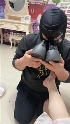 图片[14]-婪】裸足脚踩水果喂酸奶