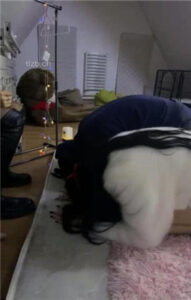 【最浪女慕】女仆店素人群调情侣奴_绳艺库视频下载