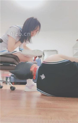 图片[3]-果儿】学生S-体育课后气味羞辱