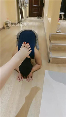 图片[19]-稚惜】高跟黑丝美腿踩虐/转胯/踩狗舌/脚插嘴