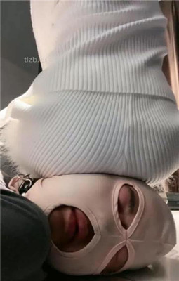 图片[14]-cc.s】毛短靴踩虐/狗链遛狗/臭白袜脚捂脸