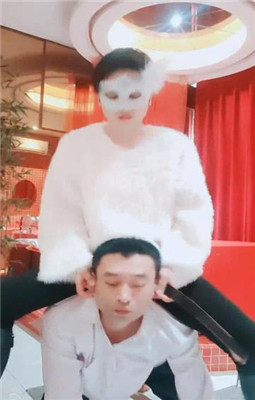 图片[2]-伯爵】圈养犬化-艺术蛇鞭/耳光/踢踹/清理靴子