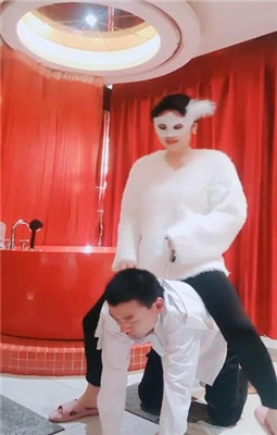 图片[16]-伯爵】圈养犬化-艺术蛇鞭/耳光/踢踹/清理靴子