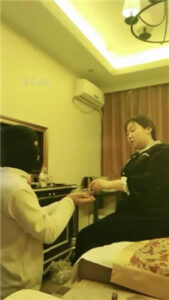 【千面】打板子/人体烟灰缸/抽耳光/闻臭脚_绳艺库视频下载