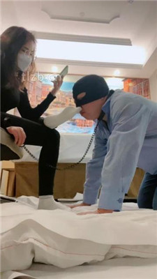 图片[3]-七七】坐脸窒息/闻舔超臭白棉袜完整版】