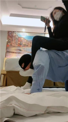 图片[6]-七七】坐脸窒息/闻舔超臭白棉袜完整版】