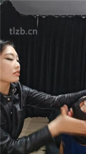 【猫爷】长靴踩踏/捆绑/闻舔原味灰丝jio_绳艺库视频下载