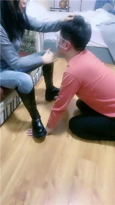 图片[2]-蜜糖情侣】耳光暴打/舔脏长靴/骑马转胯/踩踏