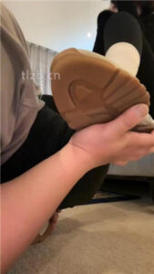 【美女祖宗】脚底崇拜者_绳艺库视频下载