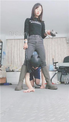 图片[7]-果儿】鞭打/转胯爬行/品尝圣水/臭脚捂脸