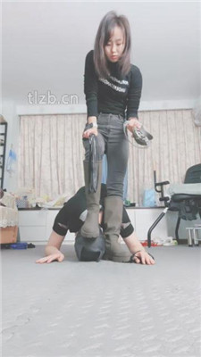 图片[9]-果儿】鞭打/转胯爬行/品尝圣水/臭脚捂脸