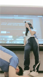 【妮蔻】学生服诱惑_绳艺库视频下载