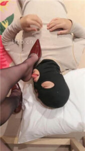 【安主】黑丝高跟原味恋足舔_绳艺库视频下载