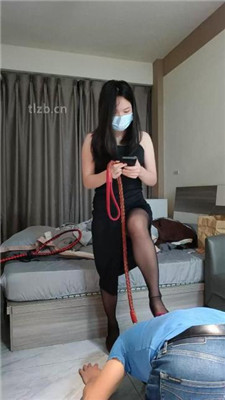 【洋洋】狗链拴狗/跪舔黑丝裸足_绳艺库视频下载