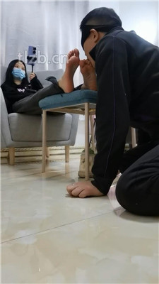 图片[4]-文文文】骑马/舔脏鞋/品尝素人裸足三视角版】