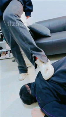 图片[9]-文文文】骑马/舔脏鞋/品尝素人裸足三视角版】