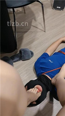 图片[8]-猫爷】脚趾玩狗舌/长靴丝袜裸足舔