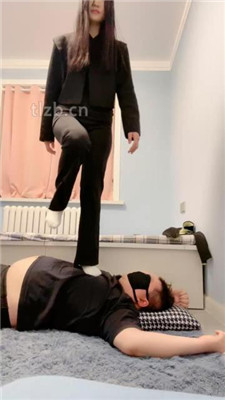 图片[3]-希雅】白袜脚全体重踩踏完整版】