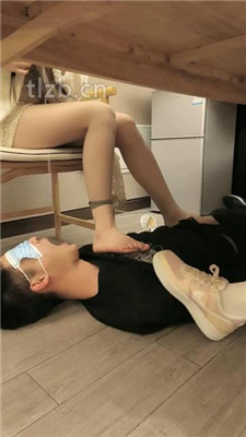 图片[6]-舞池大人】双S-桌底视角-高跟踩狗头