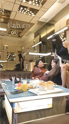 图片[2]-艳主】KTV-第一次和女素人戏耍闺蜜