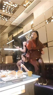 图片[11]-艳主】KTV-第一次和女素人戏耍闺蜜