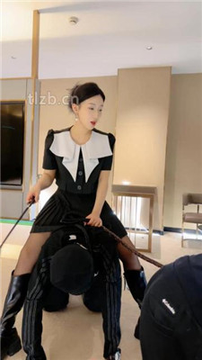 图片[20]-潘妮女王】双奴-骑马/耳光/拍子鞭打/强制闻靴子