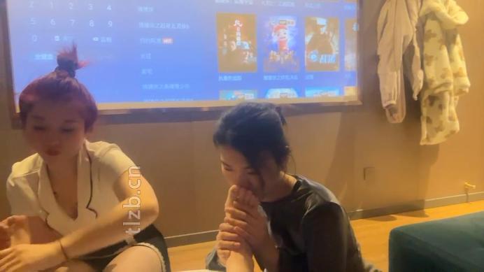 图片[2]-橘子没熟】母畜-足疗店当着技师面虐闺蜜