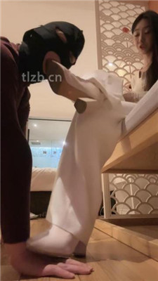 图片[13]-凉子】骑马转胯/舔闻脏鞋臭脚/舔地板