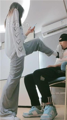 图片[12]-妮蔻】最脏麦昆-强制闻臭味