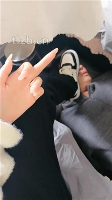 图片[5]-奶味小仙女】踩踏火车上的地毯狗