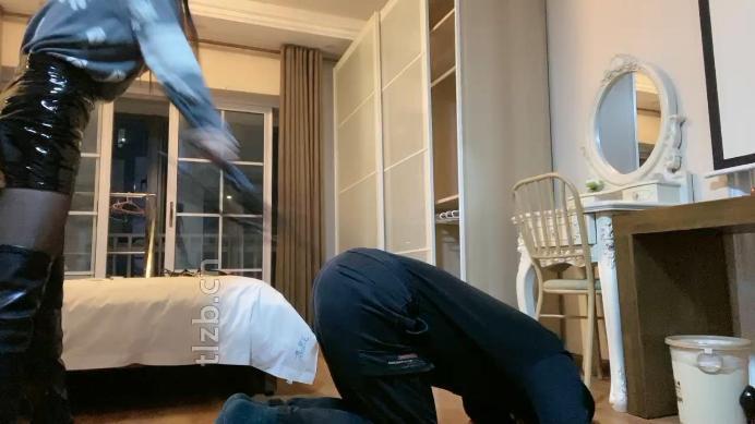 图片[4]-zaizz】双狗应聘家奴相互求虐争宠上】