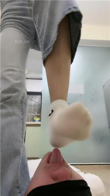 图片[4]-美娜格格】超臭白袜深喉场