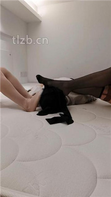 图片[2]-萝莉S烟酒】双S-白丝黑丝踩狗脸双视角版】