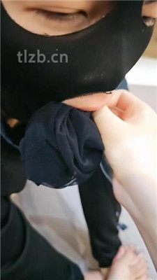 图片[13]-嘉妮S】黑丝美腿虐-转胯/舔皮鞋/叼鞋闻鞋/吮吸脚趾