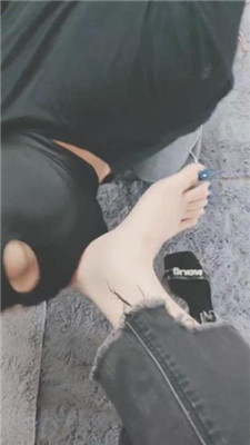 图片[2]-灵竹】反绑强制舔脚/胯下辱/闻舔高跟